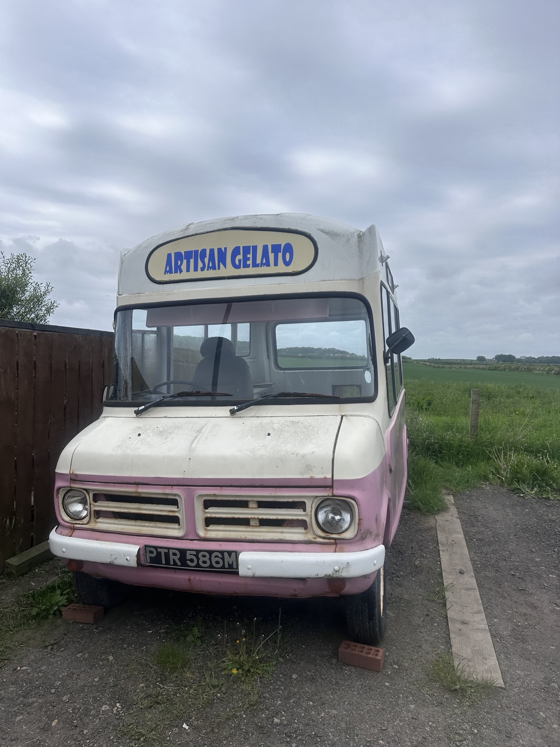 A pink and white Artisan Gelato Bedford CF before restoration